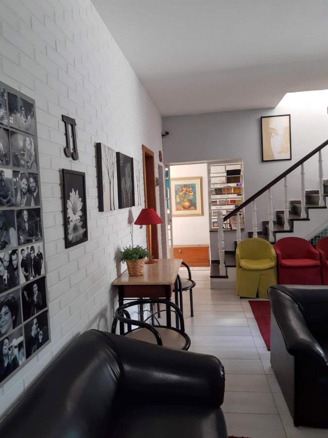 Chale Mineiro Hostel & Pousada เบโลโอรีซอนชี ภายนอก รูปภาพ