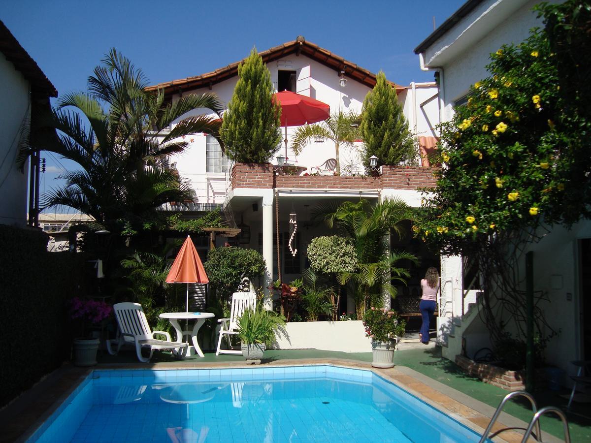 Chale Mineiro Hostel & Pousada เบโลโอรีซอนชี ภายนอก รูปภาพ