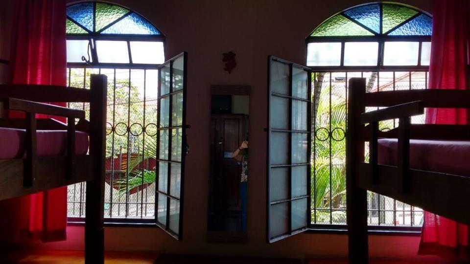 Chale Mineiro Hostel & Pousada เบโลโอรีซอนชี ภายนอก รูปภาพ
